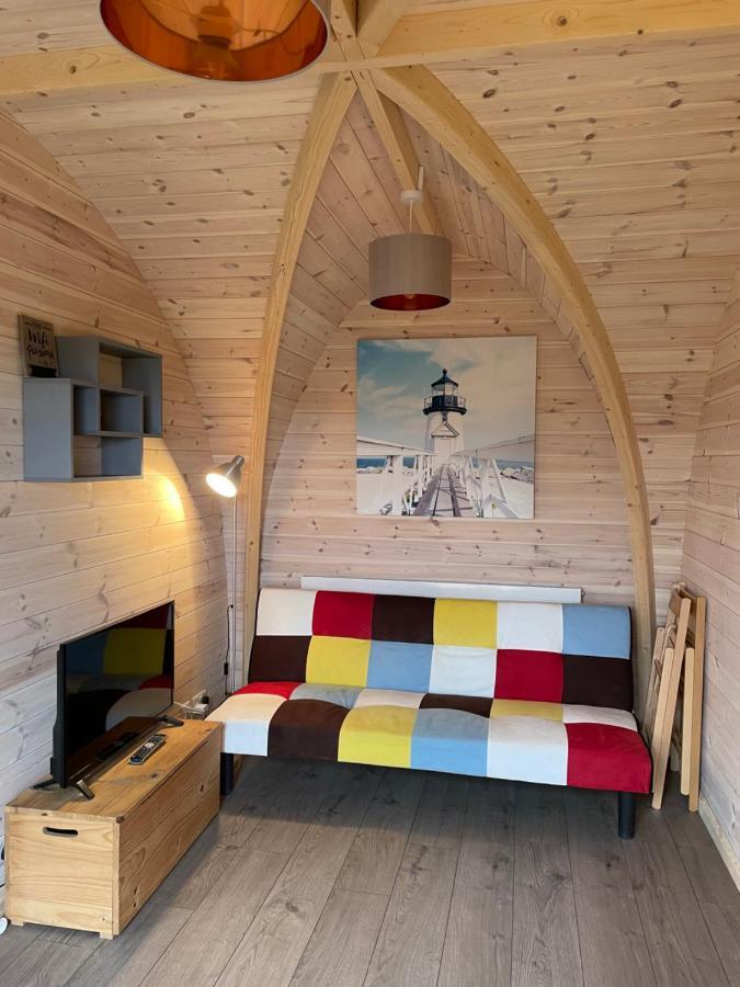 Hotel Hedgehog Glamping Pod School House Farm à Leighton  Extérieur photo