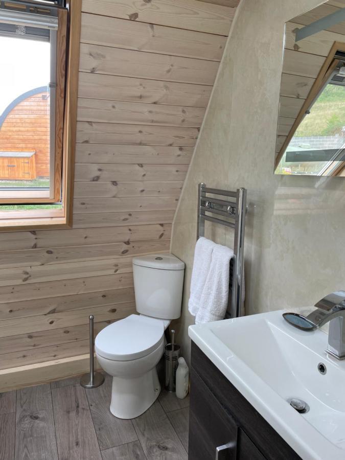 Hotel Hedgehog Glamping Pod School House Farm à Leighton  Extérieur photo