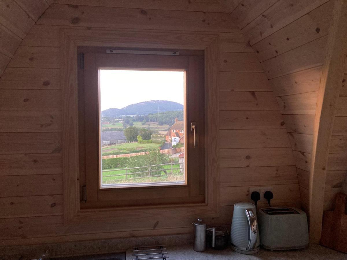 Hotel Hedgehog Glamping Pod School House Farm à Leighton  Extérieur photo