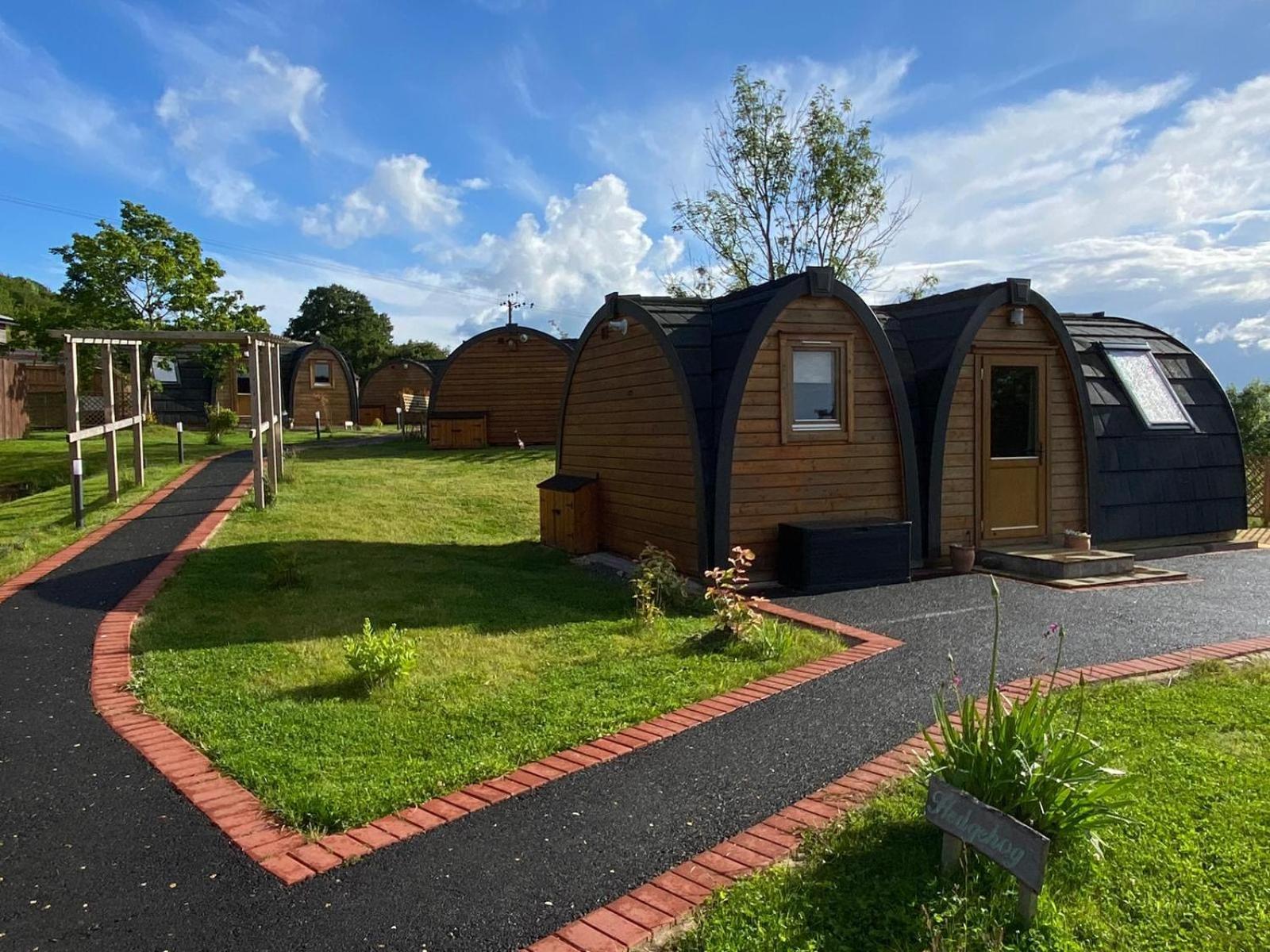 Hotel Hedgehog Glamping Pod School House Farm à Leighton  Extérieur photo